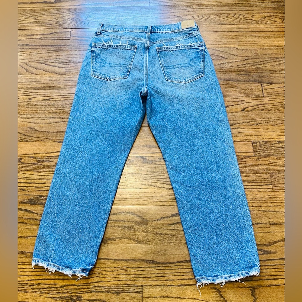 (SOLD )American Eagle Outfitters Blue Denim woman’s Jeans Sz 8 short/ext stretch - Picture 2 of 6